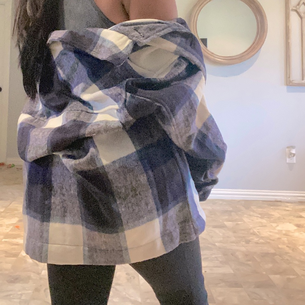 Oversized Flannel Jacket - Picture 4 of 8